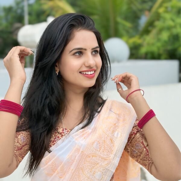 Regal With RUTU White Color Sreee With Blouse || Saree For Women || Trending Saree For Women || Bollywood Stylish Fancy Party Wear Wedding Festive Bridal Sari || Banarasi saree || Kanjiavaram saree || Silk saree || Pure silk saree