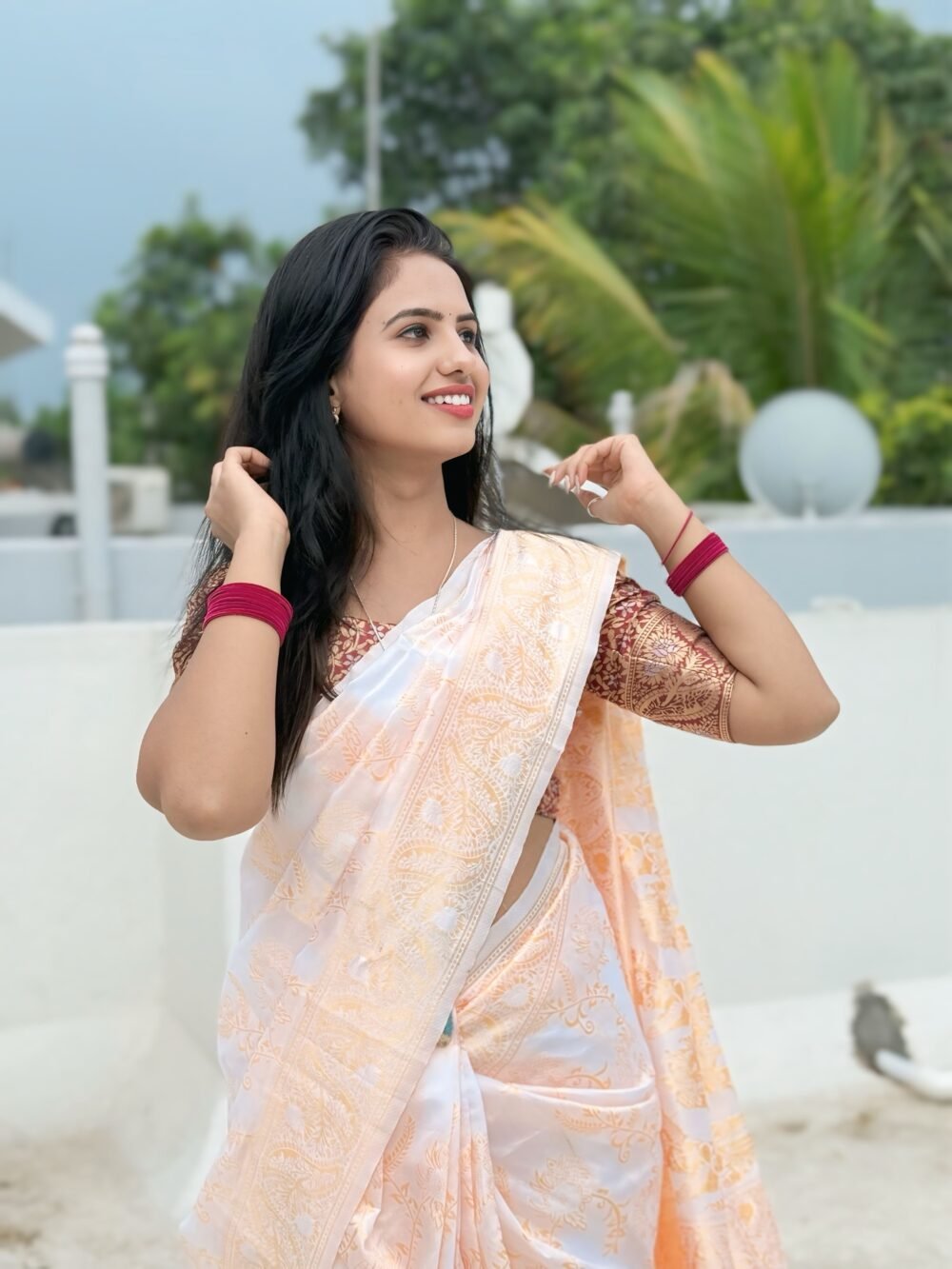 Regal With RUTU White Color Sreee With Blouse || Saree For Women || Trending Saree For Women || Bollywood Stylish Fancy Party Wear Wedding Festive Bridal Sari || Banarasi saree || Kanjiavaram saree || Silk saree || Pure silk saree - Image 2