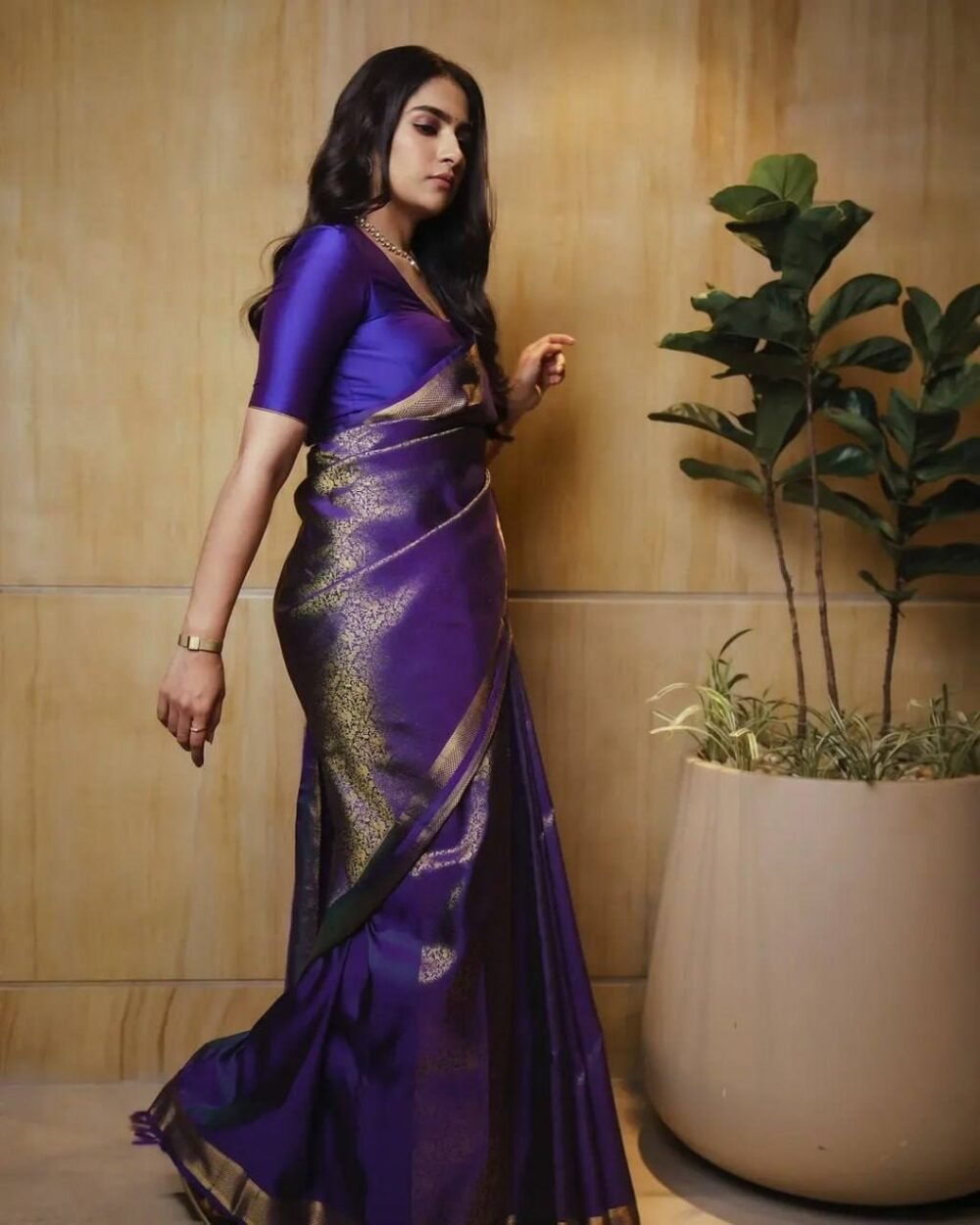 Regal - Royal Blue Color Sreee With Blouse || Saree For Women || Trending Saree For Women || Bollywood Stylish Fancy Party Wear Wedding Festive Bridal Sari || Banarasi saree || Kanjiavaram saree || Silk saree || Pure silk saree - Image 3